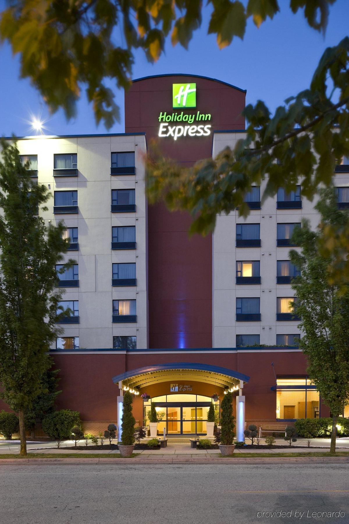 Hotel Express Vancouver Airport-richmond By Ihg