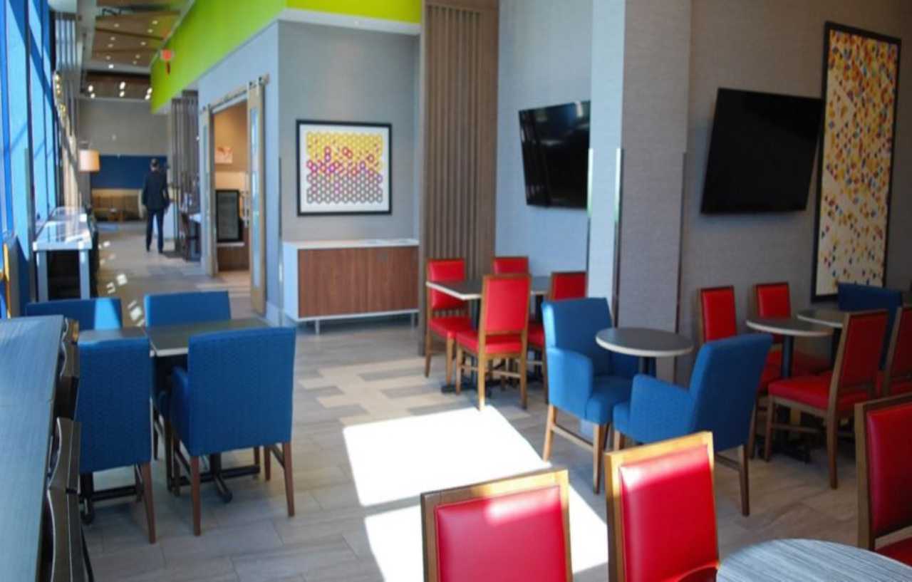 Hotel Express Vancouver Airport-richmond By Ihg